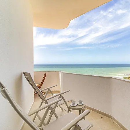 Ocean Breeze Armacao דירה